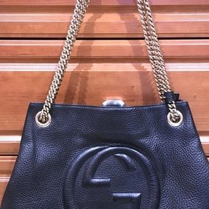 GUCCI Soho black leather chain strap bag